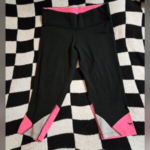 Victoria's Secret yoga capris size large